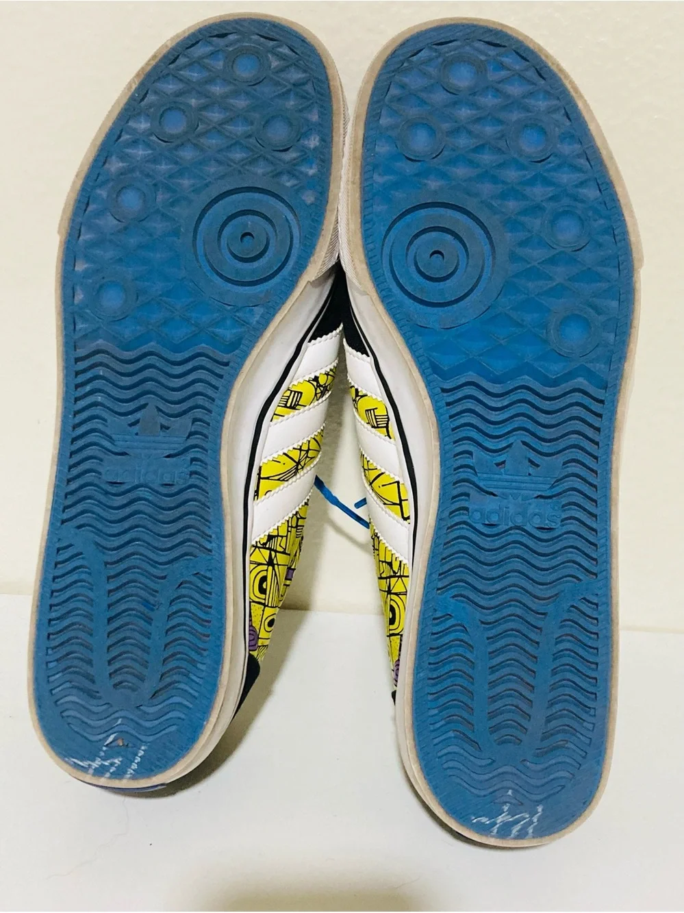 adidas Men’s Streetwear 11 1/2 Black & Blue Lace-Up Gently Used‎ Sneakers